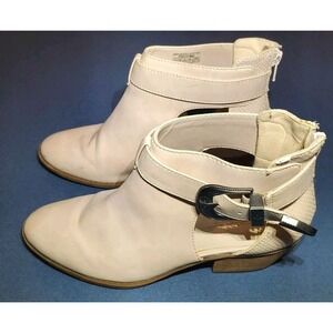 American Eagle Women's Boots Size 7 Zip Heel Style # 3942